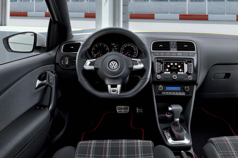  Volkswagen Polo GTi 2010 года  (фото 3 из 19)